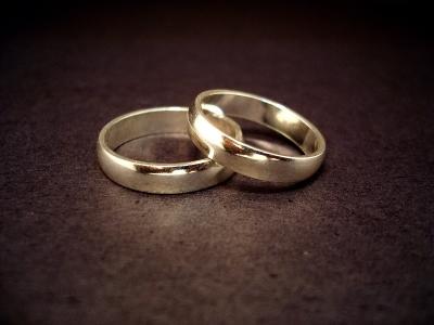 Wedding rings. Licensed CC-BY-2.0 by Jeff Belmonte, via Wikimedia Commons.